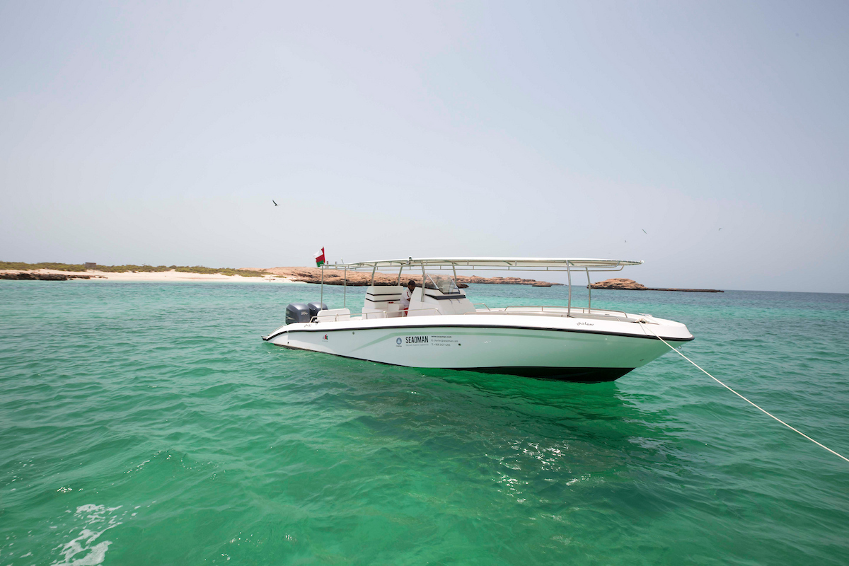 Private Full Day Powerboat Trip - Explore The Daymaniyat Islands